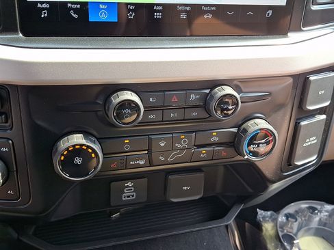 New 2026 Ford F250 XLT w/ XLT Premium Package AWD/4WD image 14