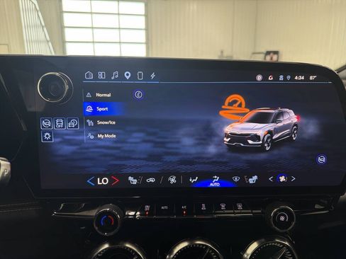 Used 2024 Chevrolet Blazer EV LT AWD/4WD image 12