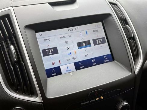 Used 2020 Ford Edge SEL w/ Cold Weather Package image 26