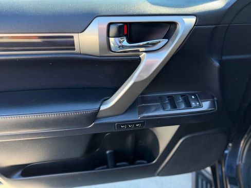 Used 2021 Lexus GX 460 Premium w/ Premium Package image 17