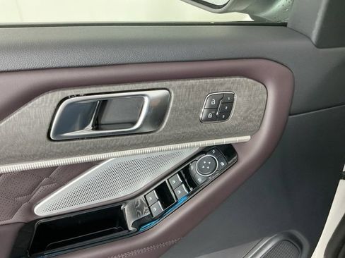 New 2026 Ford Explorer Platinum w/ LUX Leather Package image 16