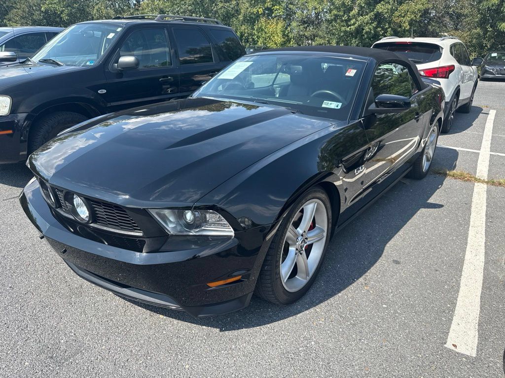 Used 2012 Ford Mustang GT Premium w/ Electronics Pkg RWD image 2