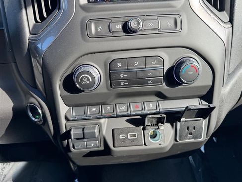 Used 2025 Chevrolet Silverado 1500 Custom image 21