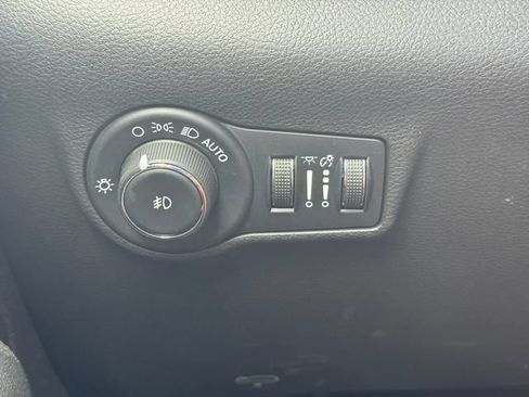 Certified 2025 Jeep Compass Trailhawk AWD/4WD image 23