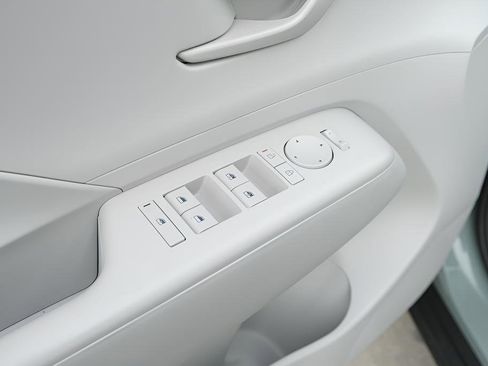 Used 2024 Hyundai Kona SEL w/ Convenience Package image 7