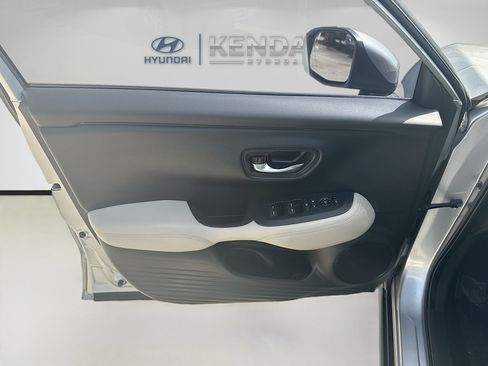 Used 2024 Honda HR-V LX image 17