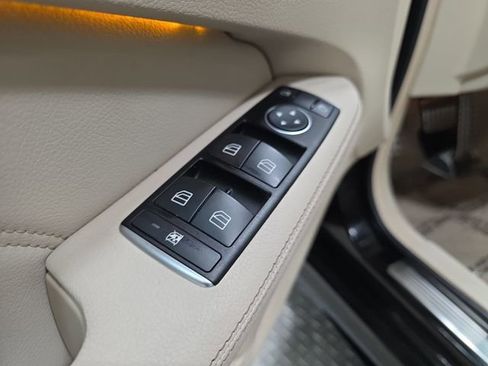 Used 2014 Mercedes-Benz E 350 4MATIC Sedan image 28