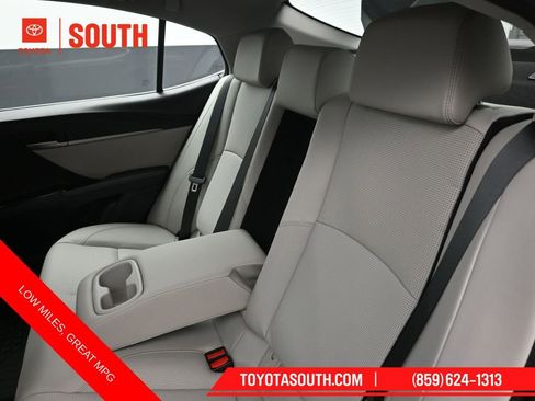Used 2025 Toyota Camry XLE image 26