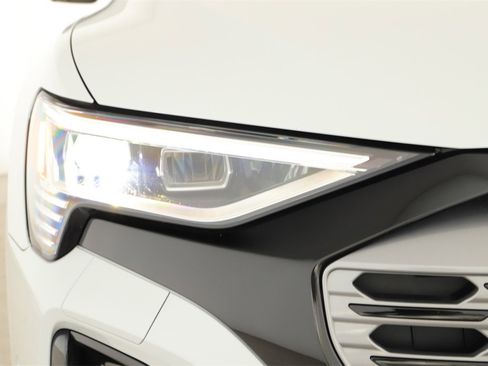 Used 2024 Audi Q8 e-tron Premium Plus w/ Premium Plus Package image 34