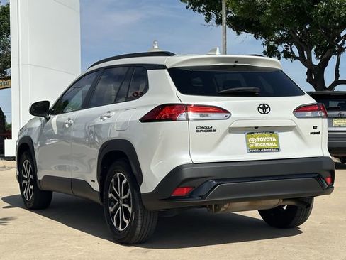 Used 2023 Toyota Corolla Cross AWD Hybrid image 3
