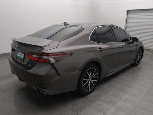Used 2022 Toyota Camry SE image 9