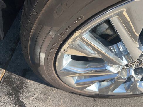 Used 2021 Toyota Highlander Limited image 7