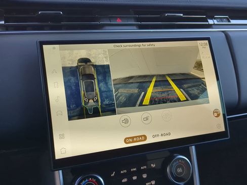 Used 2023 Land Rover Range Rover SE image 30