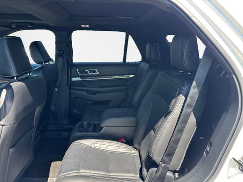 Used 2018 Ford Explorer Platinum AWD/4WD image 23