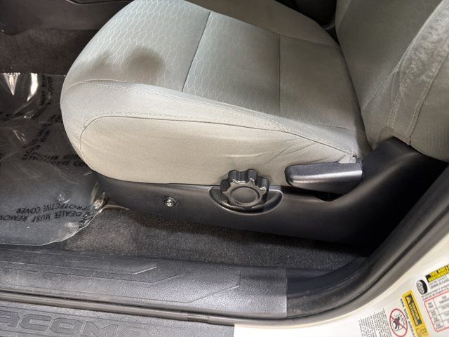 Used 2017 Toyota Tacoma SR5 w/ Tow Package AWD/4WD image 16