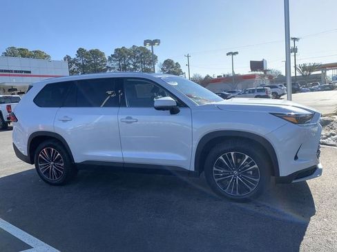 Certified 2024 Toyota Grand Highlander MAX Platinum image 9