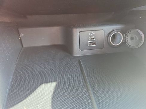 Used 2025 Ford Escape SE FWD image 18