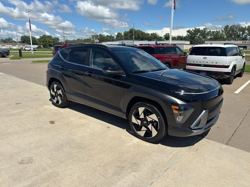New 2026 Hyundai Kona Limited FWD image 7