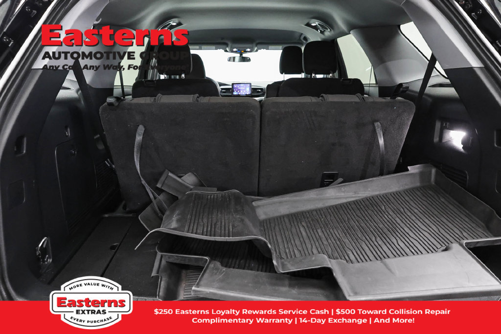 Used 2023 Ford Explorer XLT AWD/4WD image 24