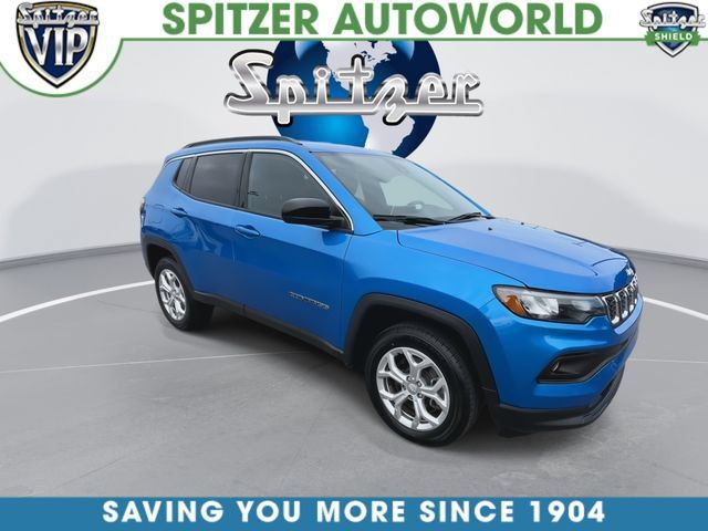 Used 2024 Jeep Compass Latitude AWD/4WD image 2