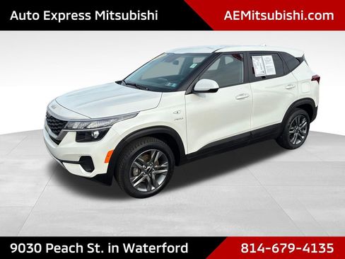 Used 2023 Kia Seltos LX AWD/4WD image 3