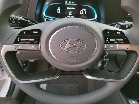 Used 2026 Hyundai Elantra SE FWD image 29
