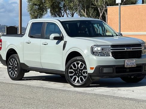 Used 2022 Ford Maverick Lariat image 2