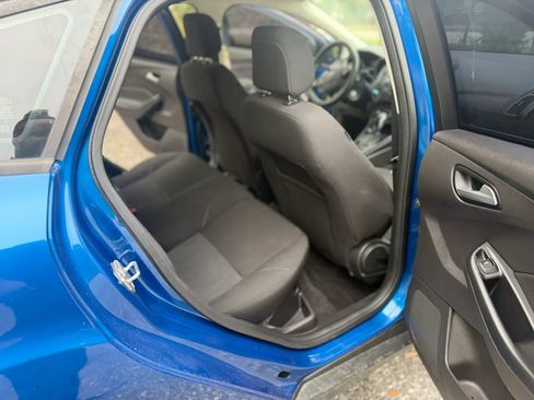 Used 2018 Ford Focus SE FWD image 5