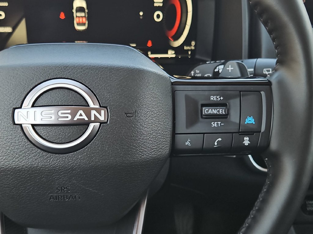 Used 2025 Nissan Rogue SL w/ SL Premium Package FWD image 23