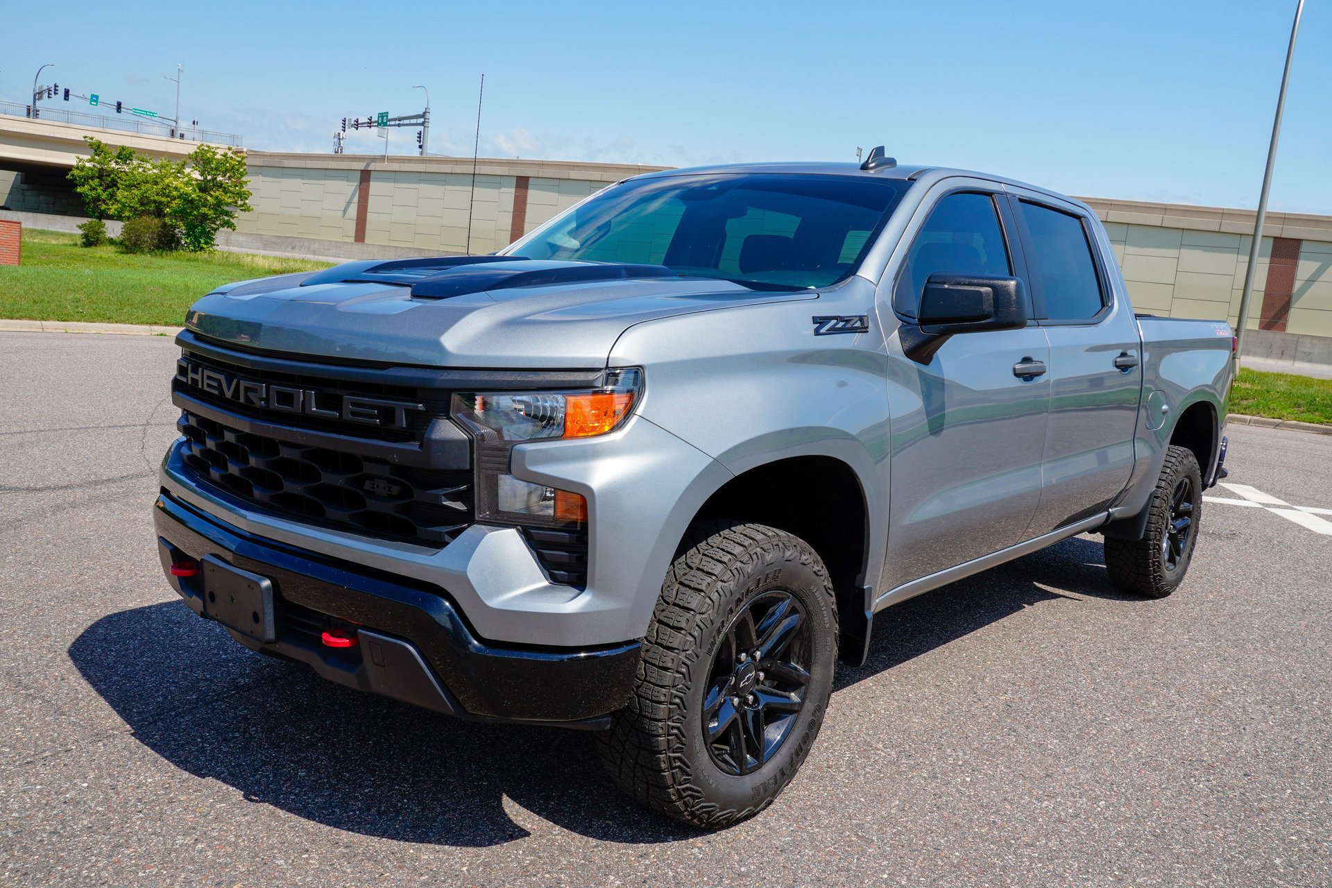 Used 2024 Chevrolet Silverado 1500 Custom Trail Boss w/ LPO, Dark Essentials Package AWD/4WD image 7