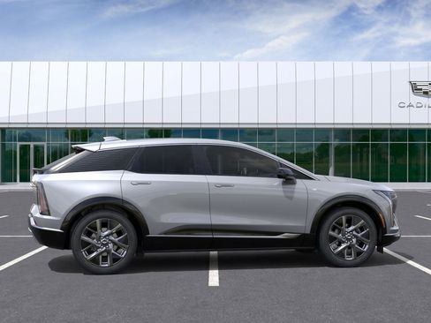 New 2026 Cadillac Optiq Luxury 1 RWD image 5