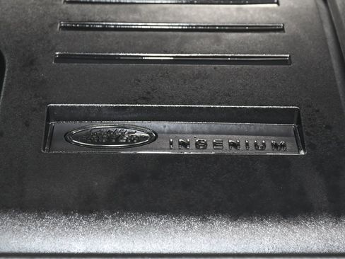 Used 2025 Land Rover Range Rover SE image 76