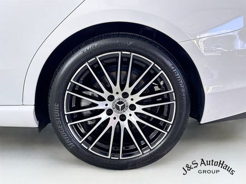 Used 2023 Mercedes-Benz C 300 4MATIC Sedan w/ Exclusive Trim Package image 39