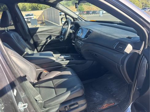 Used 2025 Honda Ridgeline TrailSport image 10