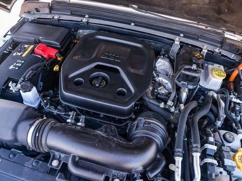 Used 2024 Jeep Wrangler Unlimited Rubicon 4xe image 32