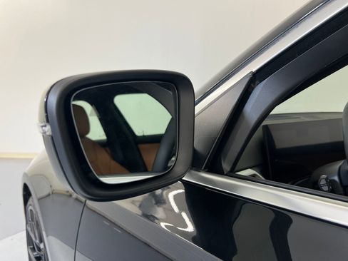 Used 2025 BMW 330i Sedan w/ Premium Package RWD image 22