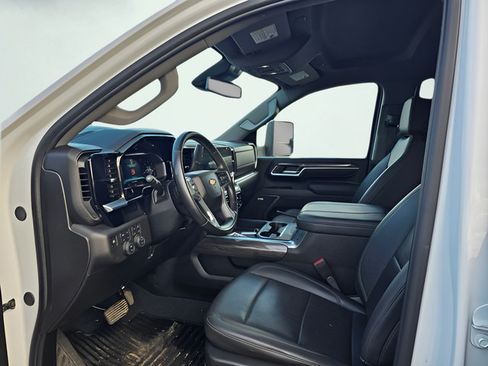 Certified 2025 Chevrolet Silverado 3500 LTZ w/ LTZ Convenience Package AWD/4WD image 12