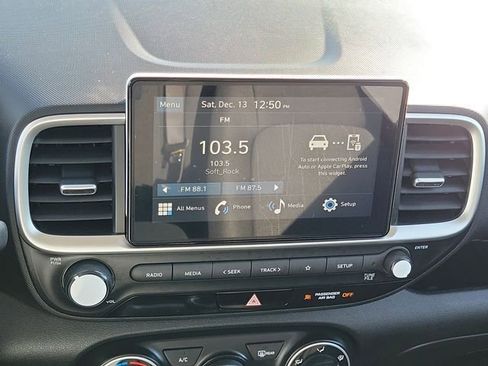 New 2026 Hyundai Venue SE image 8