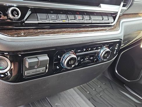 New 2026 GMC Sierra 1500 Elevation image 19