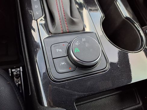 Used 2022 Chevrolet Blazer RS w/ Enhanced Convenience Package image 13