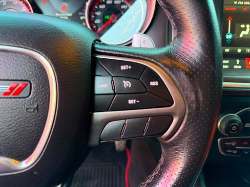 Used 2019 Dodge Charger Scat Pack w/ Dynamics Package RWD image 11
