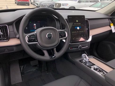 Used 2026 Volvo XC90 B6 Plus w/ Protection Package Premier AWD/4WD image 9
