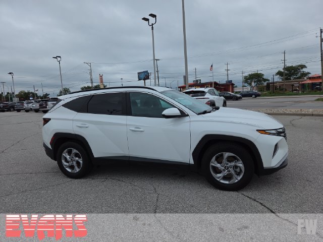 Used 2024 Hyundai Tucson SEL FWD image 2