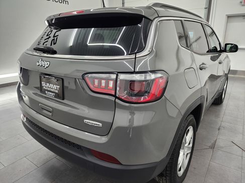 Used 2024 Jeep Compass Latitude image 4