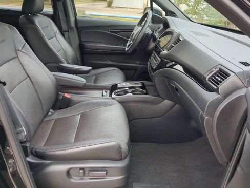 Certified 2022 Honda Pilot Black Edition image 32