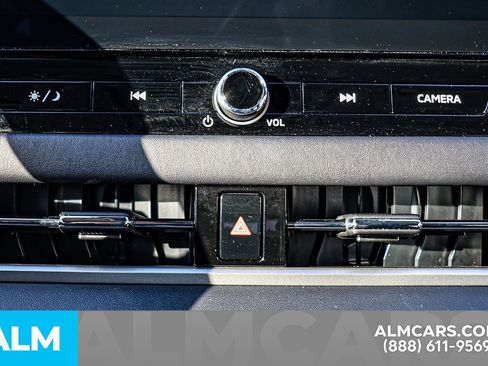 Used 2025 Mitsubishi Outlander SE image 36