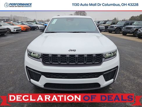 New 2026 Jeep Grand Cherokee Altitude AWD/4WD image 2