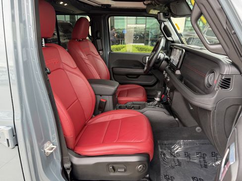 Used 2024 Jeep Wrangler Unlimited Rubicon 392 AWD/4WD image 33