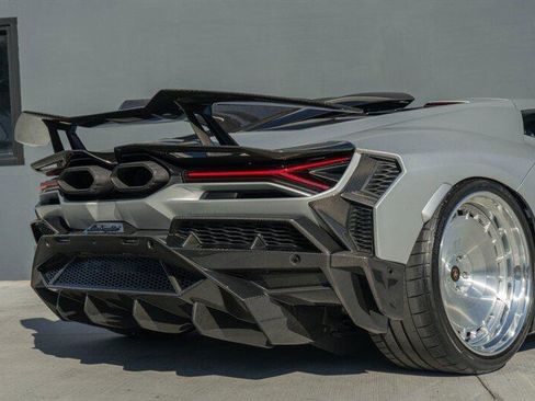 Used 2024 Lamborghini Revuelto image 48