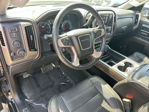 Used 2017 GMC Sierra 2500 Denali w/ Duramax Plus Package AWD/4WD image 9